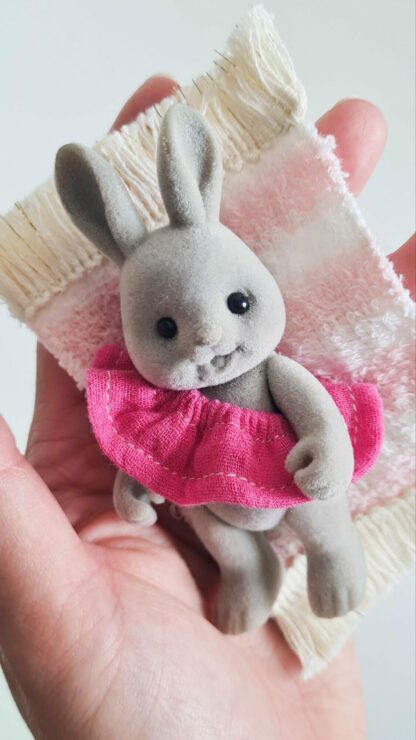 Petit malin à la plage - LAPIN double gaze rose – Image 3