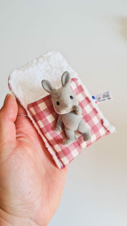 Mini Lit + petit malin vintage chiné lapin vichy – Image 2
