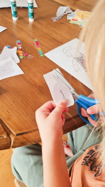 Kit Créatif  : HABILLE TA POUPEE – Image 9