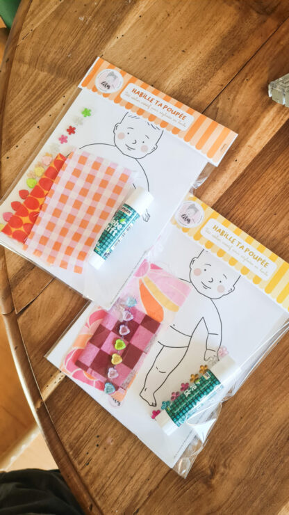 Kit Créatif  : HABILLE TA POUPEE