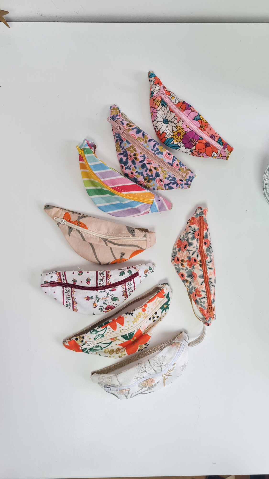 Sac Banane poupée AU CHOIX - – Image 3