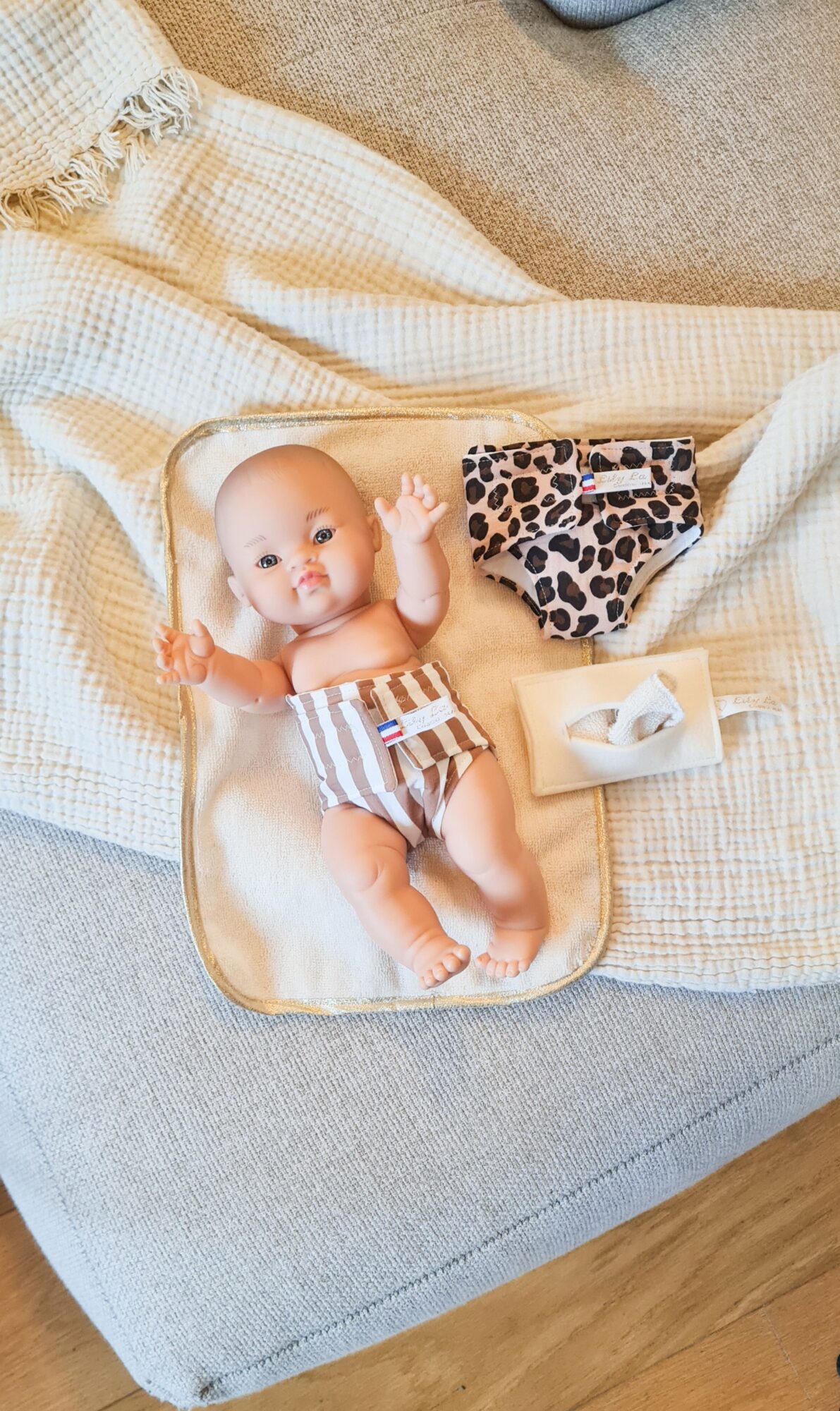 Coffret change poupée 34cm léopard