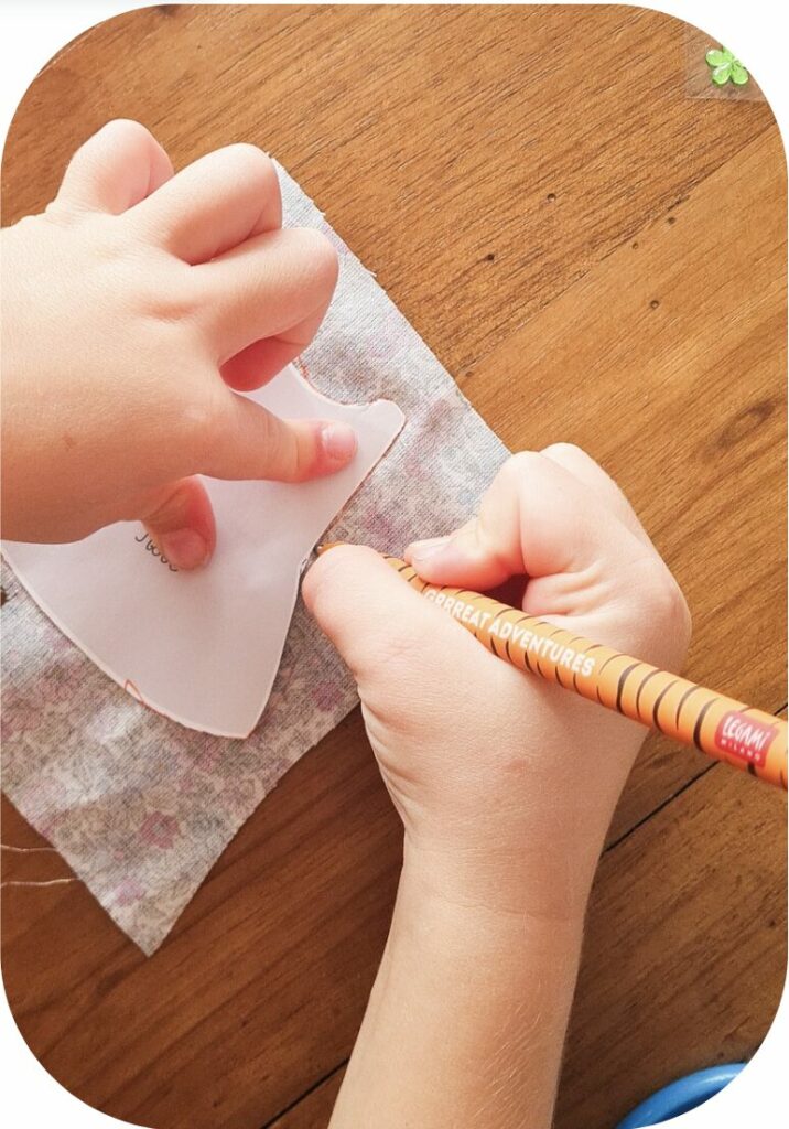 Lily la Moustache step-by-step tutorials Step 2