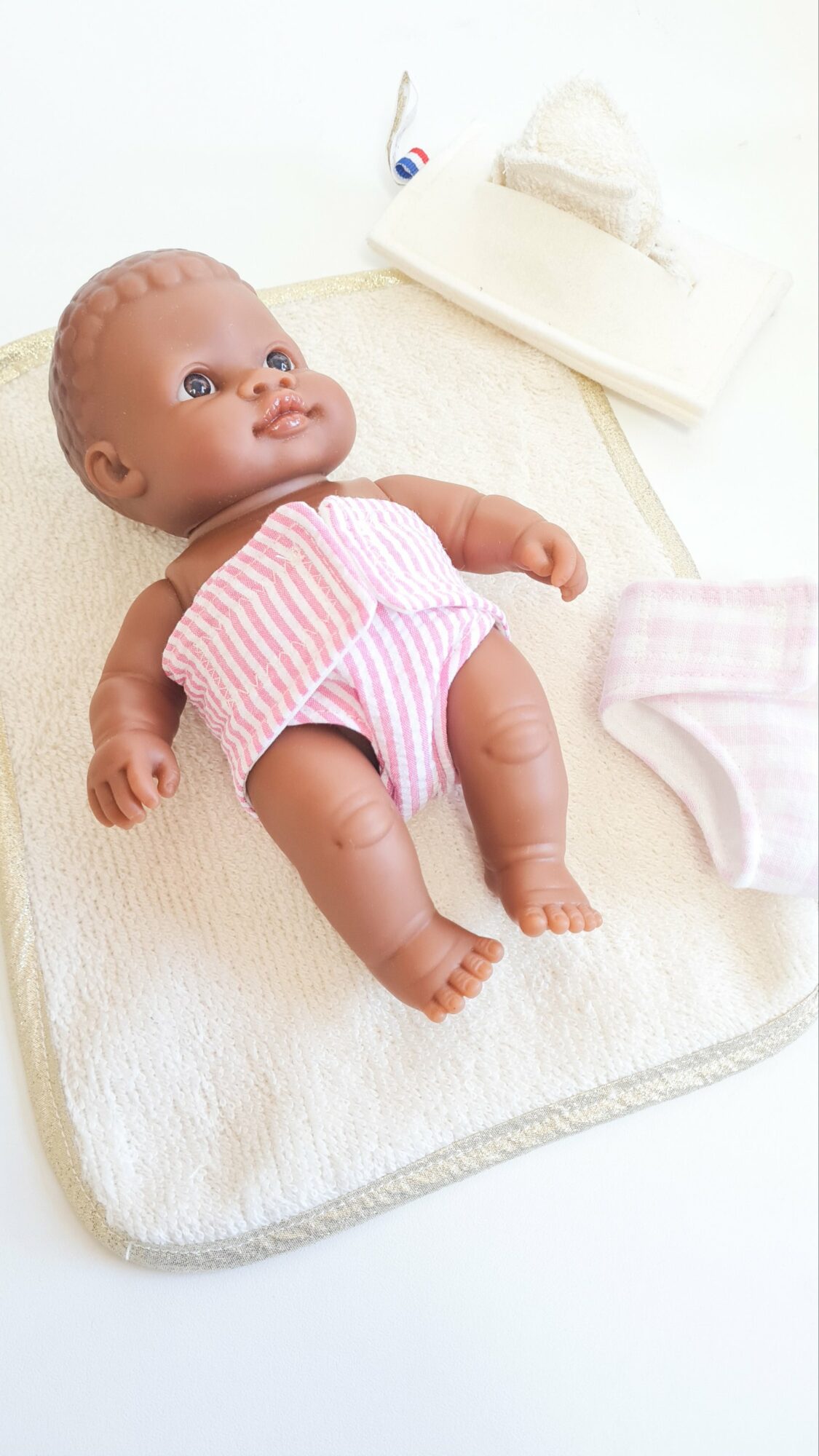 Coffret change poupée MINUS 21cm - ROSIE – Image 2