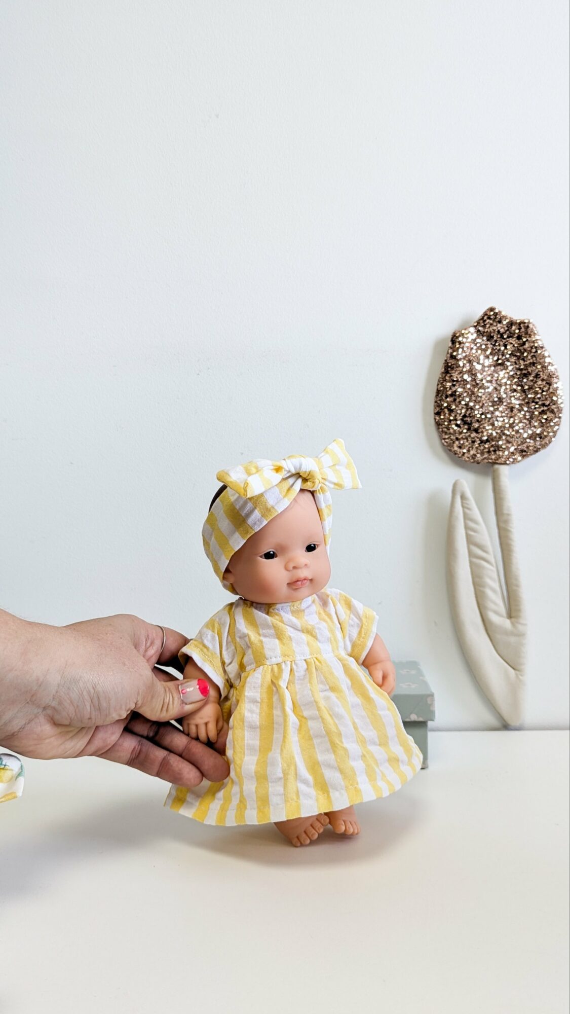 Tenue poupée 21cm - Robe YELLOW