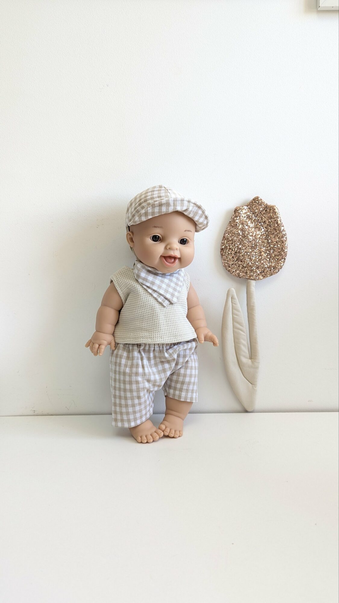 Tenue poupée garçon 34cm- VICHY BEIGE – Image 4