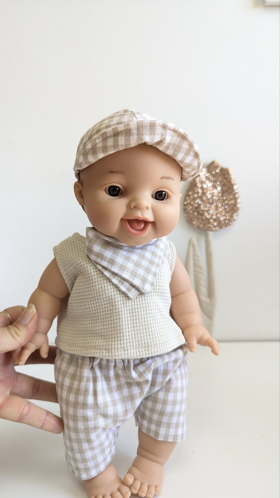 Tenue poupée garçon 34cm- VICHY BEIGE – Image 2