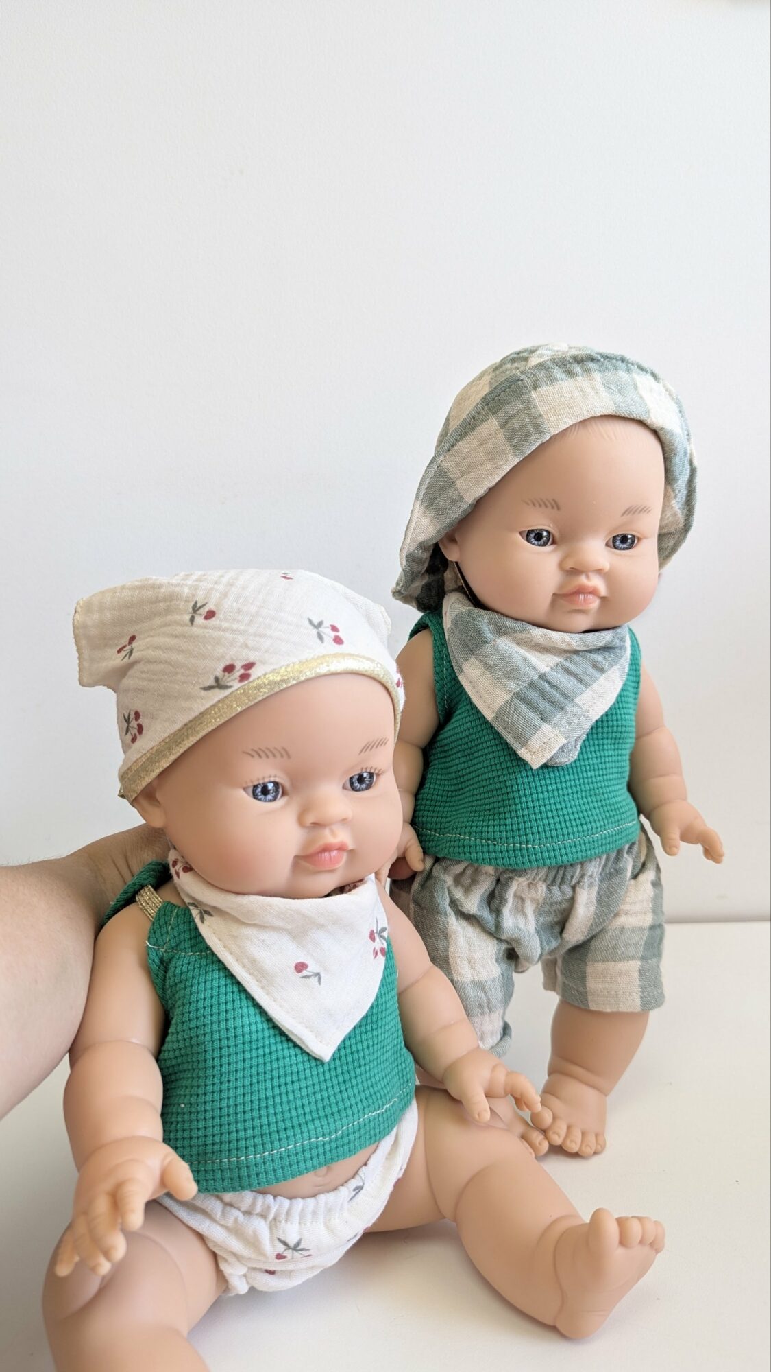 Tenue poupée garçon 34cm- VERT – Image 3