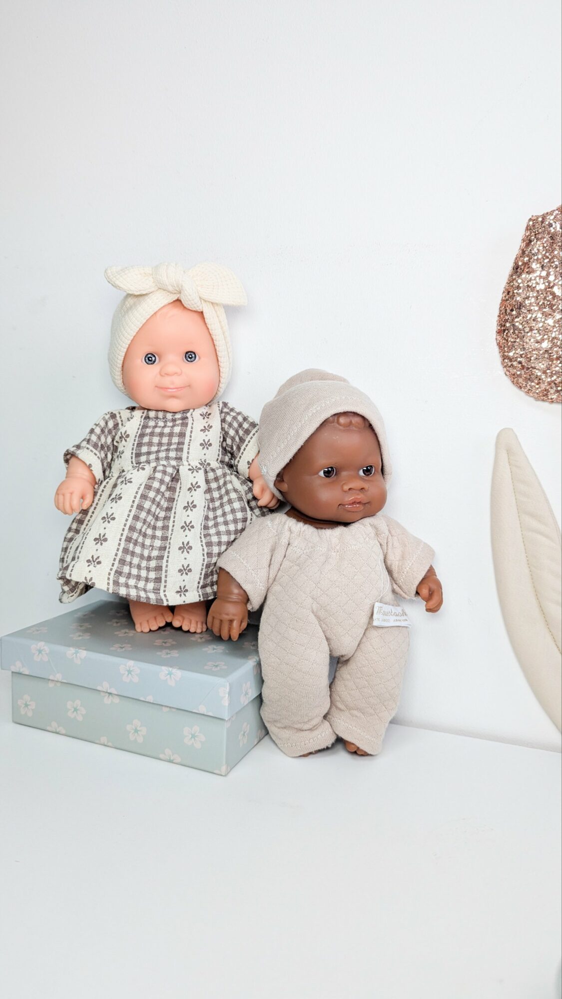 Tenue poupée 21cm - au choix BEIGE – Image 3