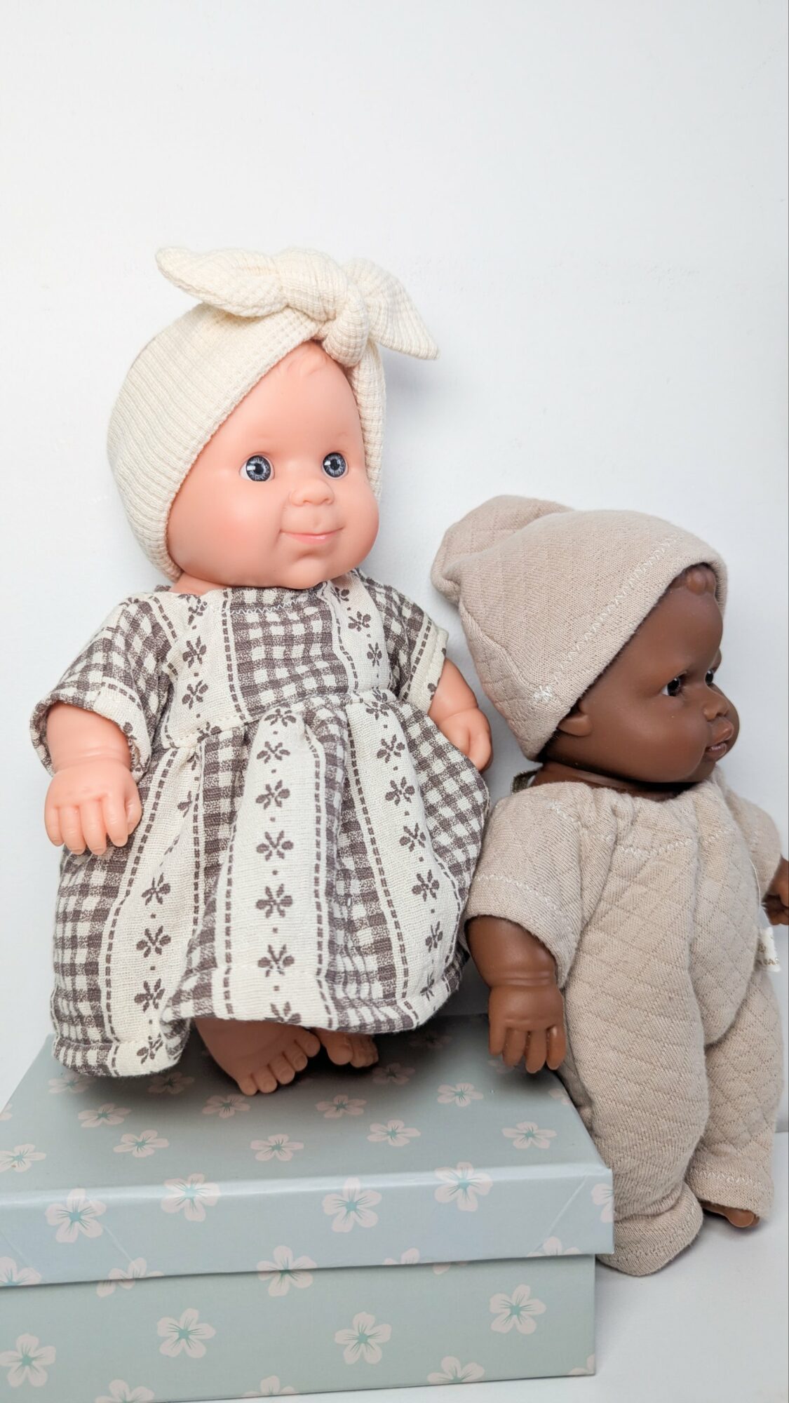 Tenue poupée 21cm - au choix BEIGE – Image 5
